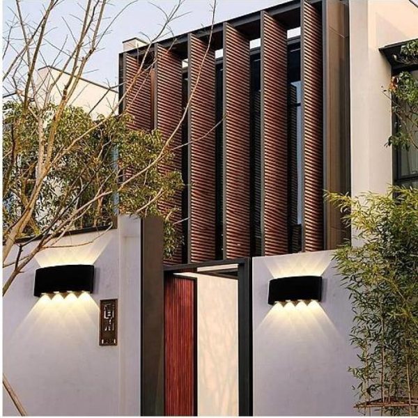 كشاف بوابة لون اسود  لون الإنارة أصفر رباعي الأضواء 8 عدسات.